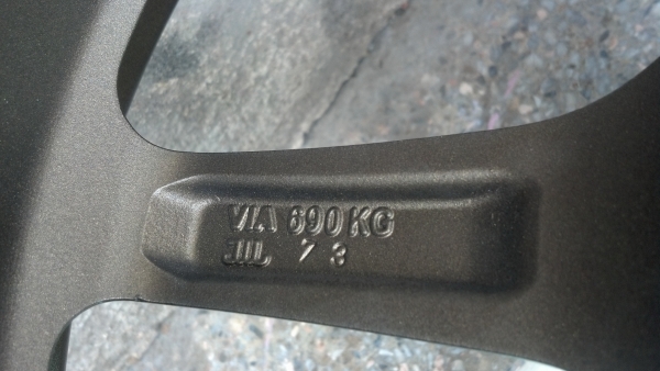 แม็กเจแปน ขอบ17 เบาๆ สีใหม่เนียน ราคา 7900 บาท แม็กเจแปน ขอบ17 เบาๆ สีใหม่เนียน ราคา 7900 บาท