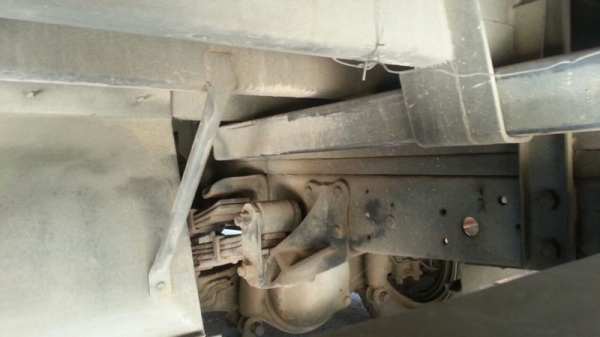 รถอิซูซุ 6 ล้อ รัว NPR 115 แรงม้า  ปี 38  ( รถห้างแท้ )  สนใจติดต่อ 081 - 6079515