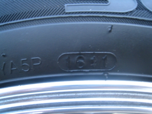 ขายล้อแม็ก Advanti motor rismo 17"x7" et40 5/114.3 +ยางปี11(081-3747940)