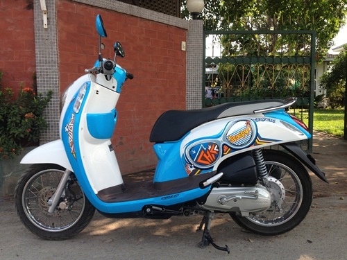 ขายscoopy สีฟ้าขาวปี2555