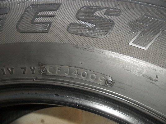 ยาง BRIDGESTONE 265/65R17ปี09 สวย 1 คู่ ยาง BRIDGESTONE 265/65R17ปี09 สวย 1 คู่