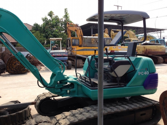 Komatsu PC40-7
