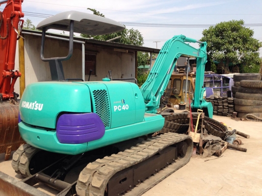 Komatsu PC40-7