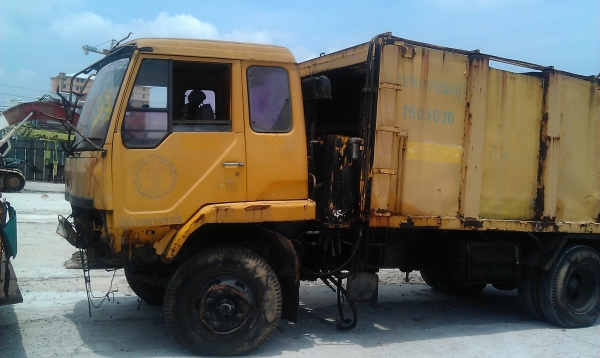 ขายรถ6ล้อหัวคัสซีเครื่อง 6D16 ยาง9ถูกๆตามสภาพ