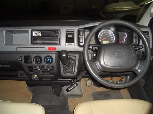 รถตู้TOYOTA COMMUTER 2500D4Dหลังคาสูงปี2007เบาะหนัง3แถวVIP