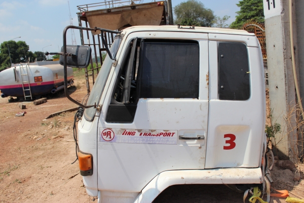 หัวเก๋งรถสิบล้อ