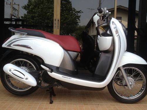 HONDA SCOOPY Iตัวใหม่ล่าสุดลายคลาสสิคสวยไร้ที่ติ