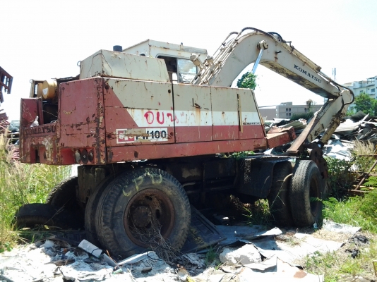 ขายด่วน  KOMATSU PW100-3 ล้อยาง 2เพลา พร้อมหัวเจาะNPK H6X ตามสภาพ