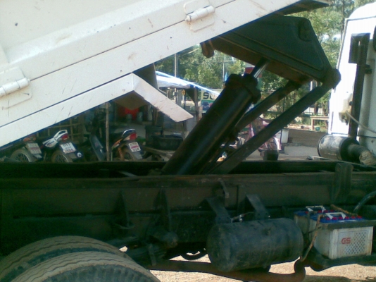 ขายหกล้อดั้ม km 310 เครื่อง WO4D 117 แรงม้า แอร์ สโลวฟรอด เฟืองท้าย f คานหน้า fc