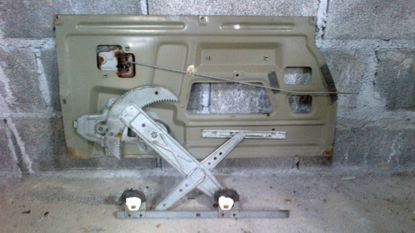 เฟื่องยกกระจก defender