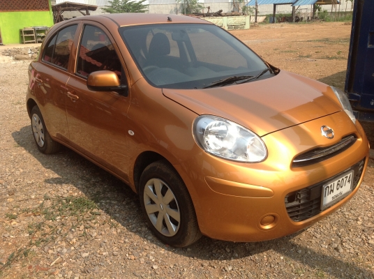ขายรถนิสันมาร์ท ปี2011ราคา290000บาท โทร.089-6411117