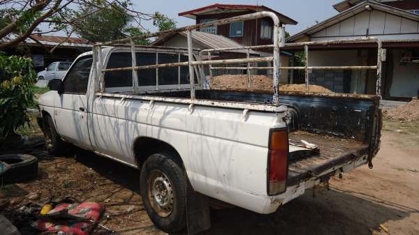 นิสสัน หน้าโง่ ปี 37 นิสสัน หน้าโง่ ปี 37