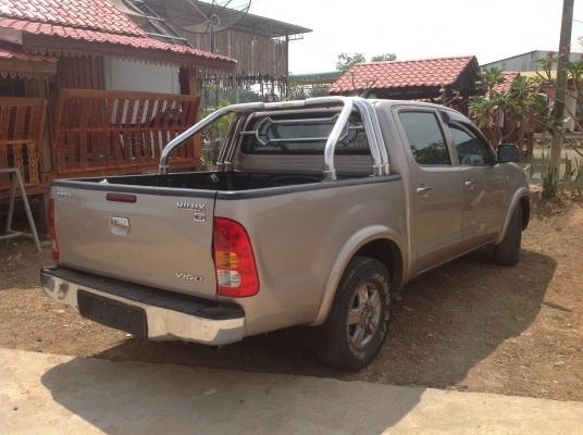 ขายวีโก้4ประตู ปี2005ราคา450000บาท โทร089-6411117