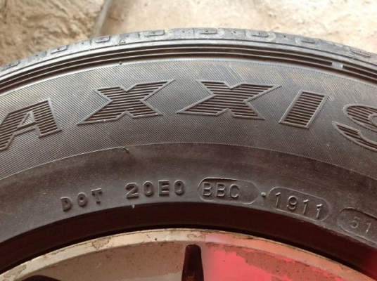 ขายล้อแม็คขอบ15  6 รู พร้อมยาง ปี11