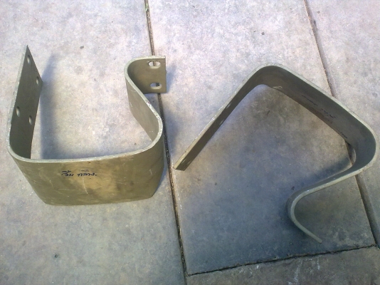 กันชนรถจิ้ปกลาง