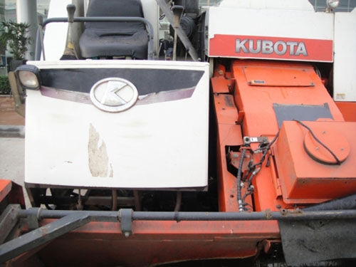 ขายรถเกี่ยวข้าวคูโบต้า รุ่นdc60plus