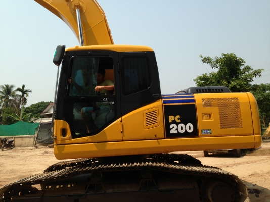 ขาย komatsu PC200-7 ขาย komatsu PC200-7