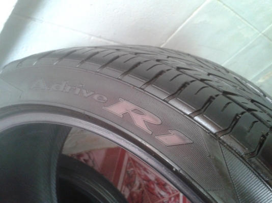 225/40/18"(2เส้น =2,600บ.)yokohama.A-drive R1 ปี09