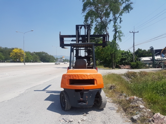 ขายรถยกfd45ดีเซล(รถนอกเอกสารนำเข้าพร้อม