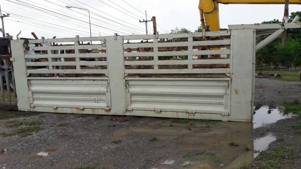 ขาย กระบะเหล็ก ไม่ดั้ม ยาว 6 เมตร กว้าง 2.5 เมตร ยกลงจาก 10 ล้อ HINO ราคาคุยกันได้ครับ