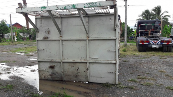 ขาย กระบะเหล็ก ไม่ดั้ม ยาว 6 เมตร กว้าง 2.5 เมตร ยกลงจาก 10 ล้อ HINO ราคาคุยกันได้ครับ