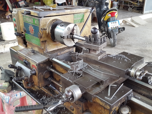 แท่นกลึง 4 ฟุต 2 เพลา เกียร์บล็อก ไฟ 220 v. อุปกรณ์ครบๆ พร้อมใช้งาน 45,000