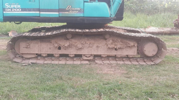 ขายรถขุดแบ็คโฮ KOBELCO SK200 MARK 6 สถาพดี หมื่นกว่าชั่วโมง เล่มเบียน 1,230,000บ. สนใจ 0835601591 หรือ 0903494058