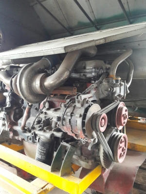 รถเกี่ยวข้าวพร้อมรถเทเลอร์ รถเกี่ยวข้าวพร้อมรถเทเลอร์