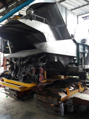 รถเกี่ยวข้าวพร้อมรถเทเลอร์ รถเกี่ยวข้าวพร้อมรถเทเลอร์