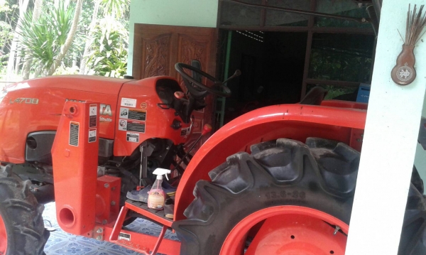 รถไถ KUBOTA L4708 , 2 เพลา. , ( รถทำงาน 186 ชม. ) สนใจติดต่อ 081 - 6079515 รถไถ KUBOTA L4708 , 2 เพลา. , ( รถทำงาน 186 ชม. ) สนใจติดต่อ 081 - 6079515