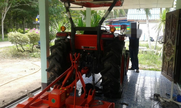 รถไถ KUBOTA L4708 , 2 เพลา. , ( รถทำงาน 186 ชม. ) สนใจติดต่อ 081 - 6079515 รถไถ KUBOTA L4708 , 2 เพลา. , ( รถทำงาน 186 ชม. ) สนใจติดต่อ 081 - 6079515