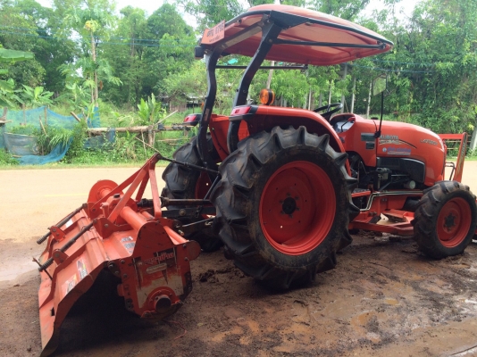 รถไถ 47 แรง L 4708 sp ปี 57  ช.ม.500 นิดฯฯ อุปกร 2 อย่าง ตราช้าง หมด ราคา  385000 บาท ดูรถที จ.สกลนคร   สอบถามทีเบอร์     098 668-3479 dtac 094 283-9369 สิทธิ์ คับ