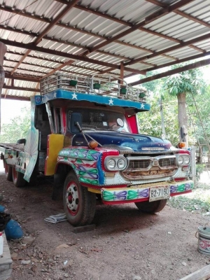 ขาย 285,000 บาท ISUZU หัวยาว 2 เพลา สโลว์กลางเทเลอร์ ขึ้น รถเกี่ยวและแบคโฮ 200 เครื่อง 6BB1-145 แรง หัวบาง ยางดี คัสชีสวย มีบันไดไฮโดรลิก เอกสารเล่มทะเบียน  รถอยู่ จ.ขอนแก่น โทร &amp;ไอดีไลน์  0610710295