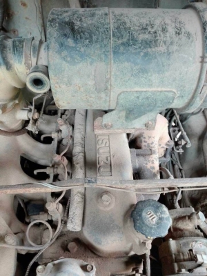 ขาย 285,000 บาท ISUZU หัวยาว 2 เพลา สโลว์กลางเทเลอร์ ขึ้น รถเกี่ยวและแบคโฮ 200 เครื่อง 6BB1-145 แรง หัวบาง ยางดี คัสชีสวย มีบันไดไฮโดรลิก เอกสารเล่มทะเบียน  รถอยู่ จ.ขอนแก่น โทร &amp;ไอดีไลน์  0610710295