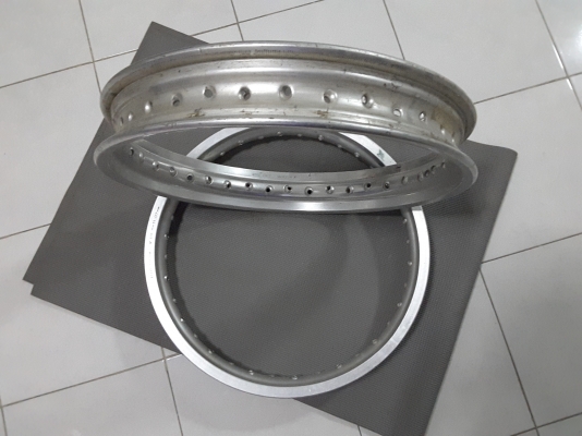 ล้อเงิน ขอบ 18x2.15