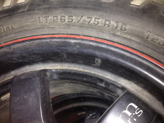 ล้อแม็กพร้อมยางปีเก่า265/75 R16 ใส่ Vigo ล้อแม็กพร้อมยางปีเก่า265/75 R16 ใส่ Vigo