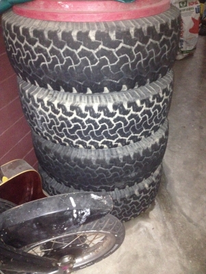 ล้อแม็กพร้อมยางปีเก่า265/75 R16 ใส่ Vigo ล้อแม็กพร้อมยางปีเก่า265/75 R16 ใส่ Vigo