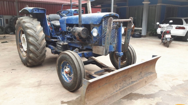 Johndere 2310 หาง7CMT ใบดัน ยางหน้าใหม่ ยางหลังสวย หางดีไม่มีตก