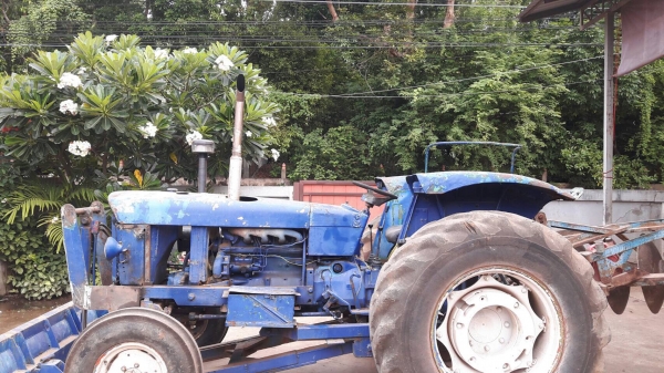 Johndere 2310 หาง7CMT ใบดัน ยางหน้าใหม่ ยางหลังสวย หางดีไม่มีตก