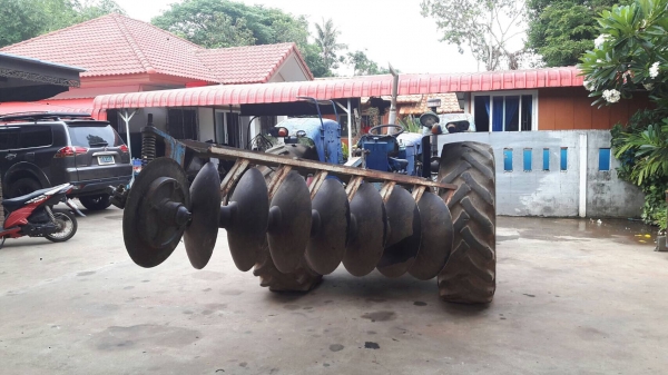 Johndere 2310 หาง7CMT ใบดัน ยางหน้าใหม่ ยางหลังสวย หางดีไม่มีตก