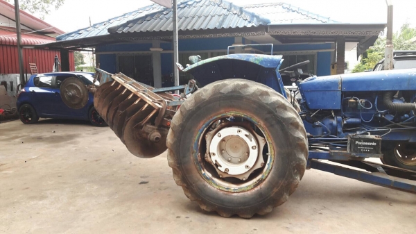 Johndere 2310 หาง7CMT ใบดัน ยางหน้าใหม่ ยางหลังสวย หางดีไม่มีตก