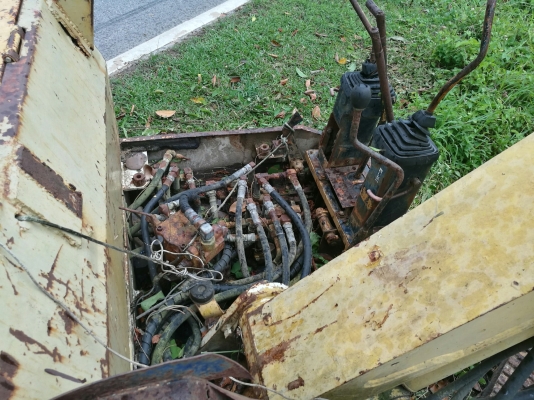 รถแบคโฮ Komatsu Model pc50UU-1 Serial No.2650