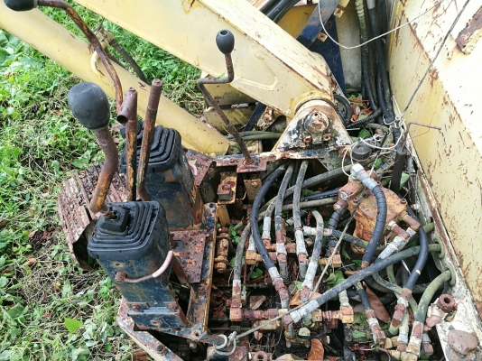 รถแบคโฮ Komatsu Model pc50UU-1 Serial No.2650