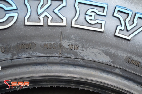 MICKEY THOMPSON STZ 245/75R16 เส้นละ 4,900 บาท