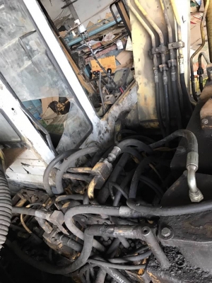 ขาย 295,000 ขาท KOMATSU PC100-3 คอนโทรลสั้น (คีบ + บุ้งกี ) เครื่อง 6BB1-145 แรง โช่หนา เอวแน่น ใบสวย เอกสารชื้อขาย   รถอยู่ กทม. โทร&amp;ไอดีไลน์ 0610710295