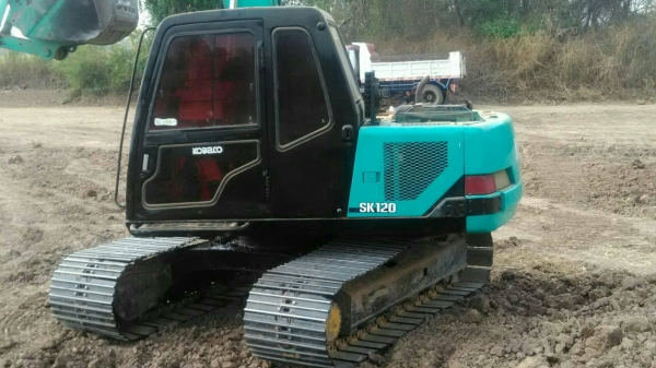 Kobelco sk 100-3 ใบอินวอย ช่วงใหม่ เครื่องเดิม ปั้มเดิม สนใจติดต่อได้ที่ 0802719535 คุณเบียร์
