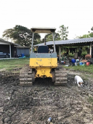 ขาย 165,000 แทรกเตอ KOMATSU D 20 PL -7 ทำงาน ดี เครื่องดี ปั้มดี  สภาพพร้อมใช้. เอกสารสัญญาซื้อขาย.   รถอยู่ นครปฐม โทร&amp;ไอดีไลน์ 0610710295