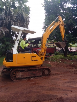 ขายแมคโคเก่าญี่ปุ่น โคมัสสุ pc 10-5 เครื่องแห้งและปั๊มแห้งไม่มีน้ำมันเยิ้ม ไม่เคยใช้งานในไทย มีใบอินวอย