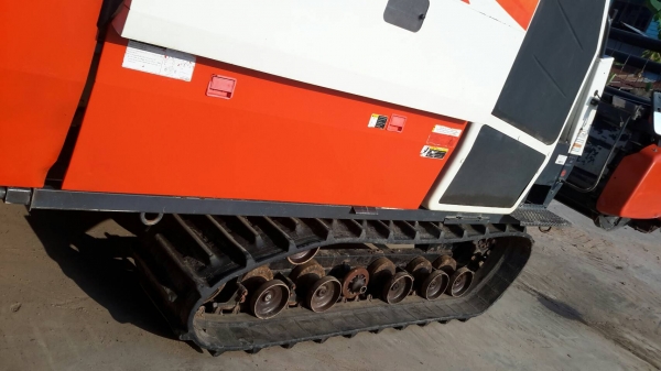ขายรถเกี่ยวข้าว Kubota DC-70G รถอุ้ม ปี 55 ขายรถเกี่ยวข้าว Kubota DC-70G รถอุ้ม ปี 55