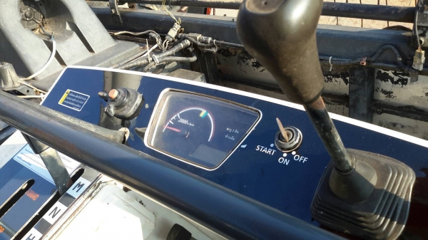 ขายรถเกี่ยวข้าว Kubota DC-70G รถอุ้ม ปี 55 ขายรถเกี่ยวข้าว Kubota DC-70G รถอุ้ม ปี 55